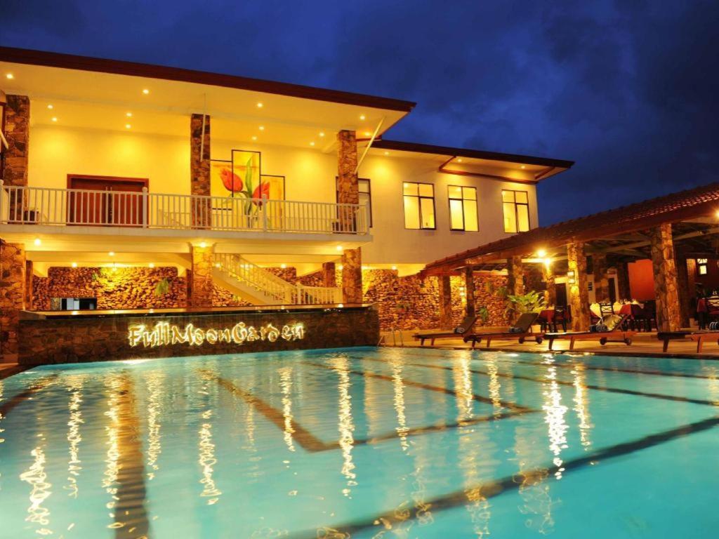 Full Moon Garden Hotel Negombo Bagian luar foto